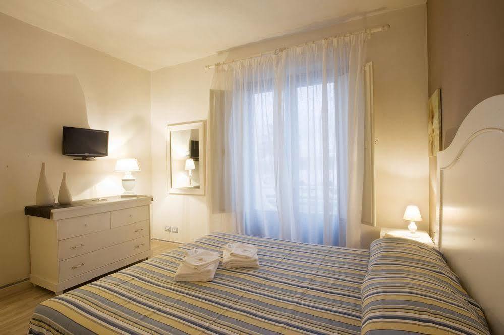 Blue Marine Apartments إيسبيكا المظهر الخارجي الصورة