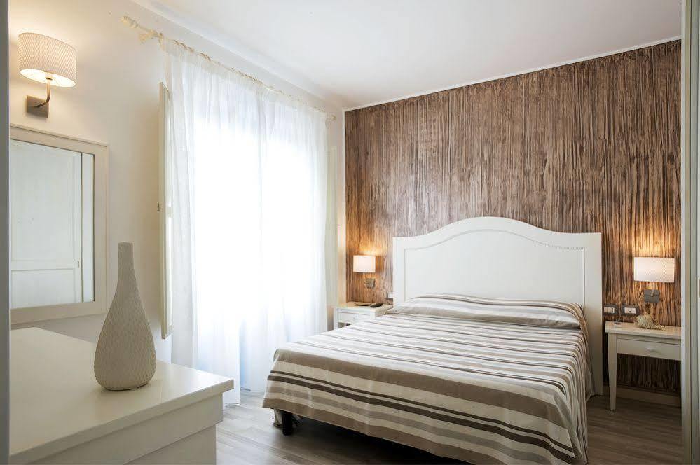 Blue Marine Apartments إيسبيكا المظهر الخارجي الصورة